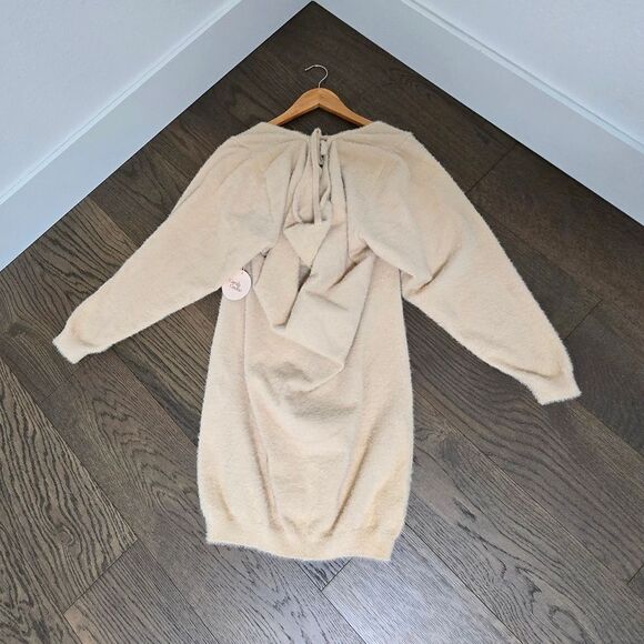 🆕️ Camila Coelho Yesenia Eyelash Puff Sleeve Open Back Mini Sweater Dress Nude - Picture 9 of 13